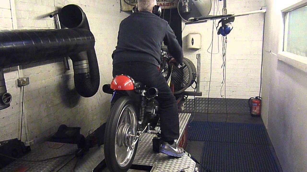 Honda CB125T racer 14000 rpm dyno run.