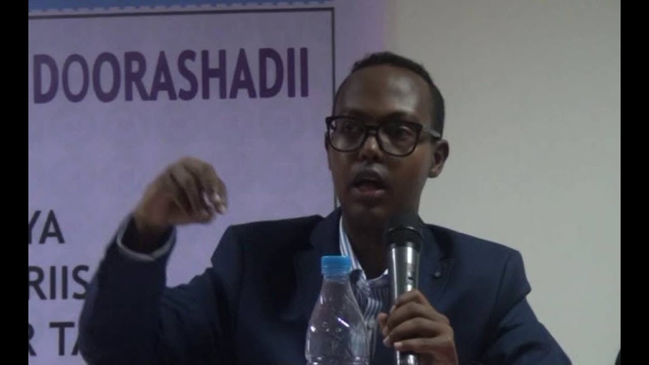 Prof Ingiriis muxuu u xanaaqsan yahay?