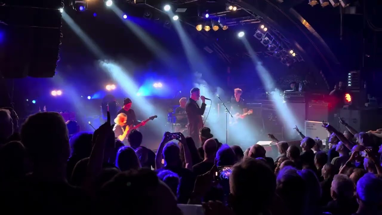 Phillip Boa & The Voodooclub – And Then She Kissed Her (Hamburg, 28.3.25)