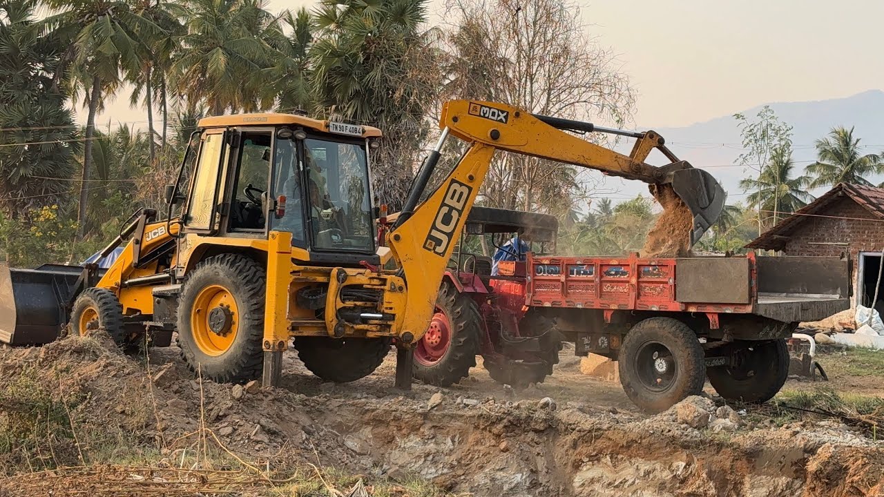 JCB 3DX Xpert Loading Soil in trolley | Mahindra 415 DI 2WD tractor in Biroji village