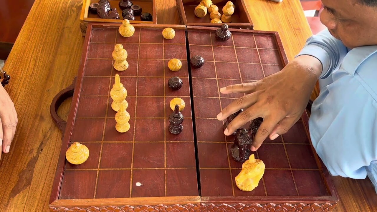 #ថ្មីៗទៀតហើយគូនេះ សាហាវមែន រវាង គ្រូខេង និស្សិតផ្ដាច់សង្ខារ(ខ្មៅ)  ប៉ះជាមួយ ខ្លារខិនខ្មៅ បងស្រុី (ស)