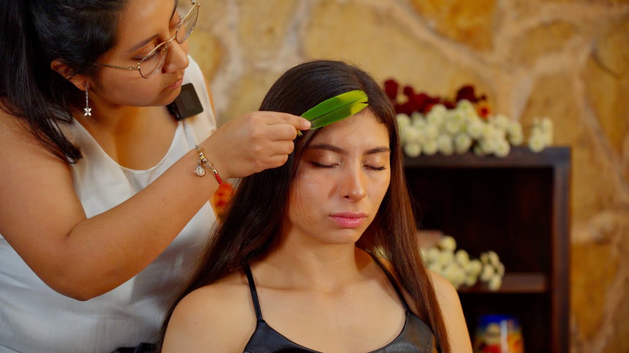 ASMR relaxation massage with soft whispering sounds & body painting with Mar&iacute;a Elisa