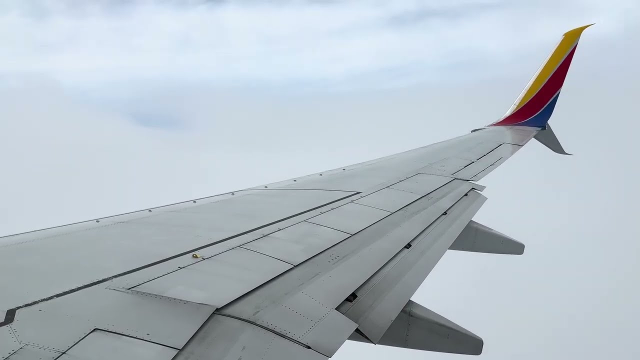 Southwest Airlines Boeing 737-800 FOGGY Landing into Seattle