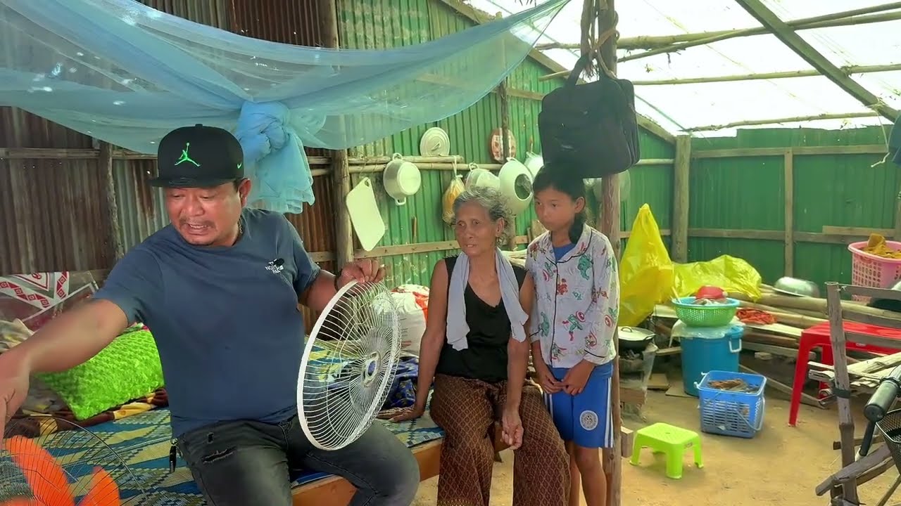 លោកយាយនឹងចៅមានសំណាងណាស់ By Pou Vot 