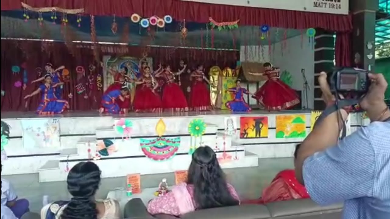 Diwali Dance | Gaiye Ganpati Jagvandana | Queen's Convent