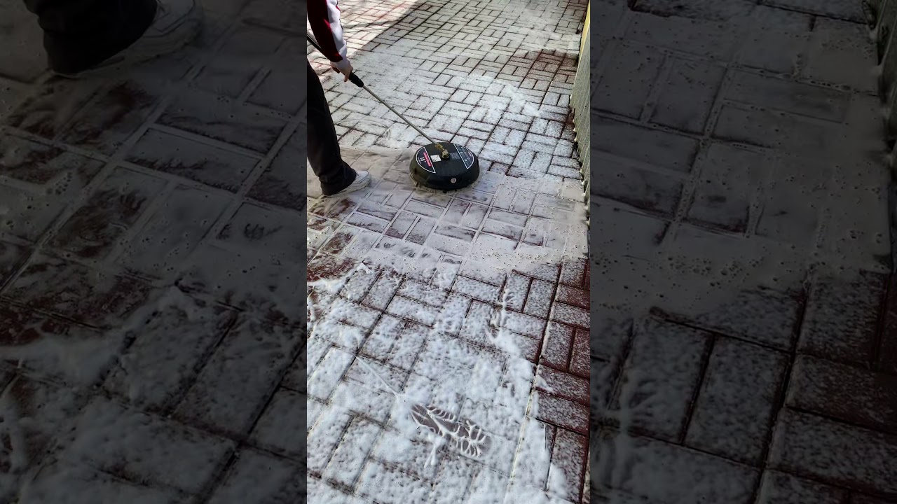 Curatare pavaj cu ajutorul periei Waspper cu duze rotative 38cm pentru curatare suprafete mari
