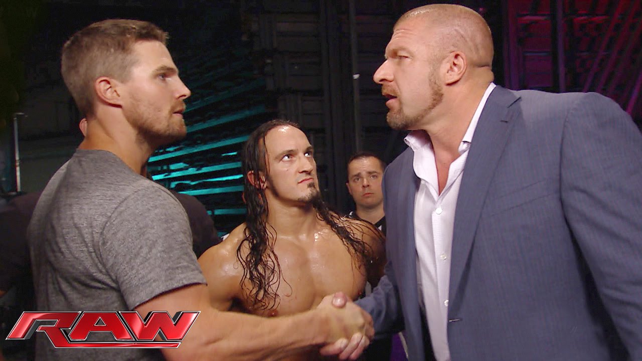 Звезда «Стрелы» Стивен Амелл получит бой на SummerSlam: Raw, 10 августа 2015 г.