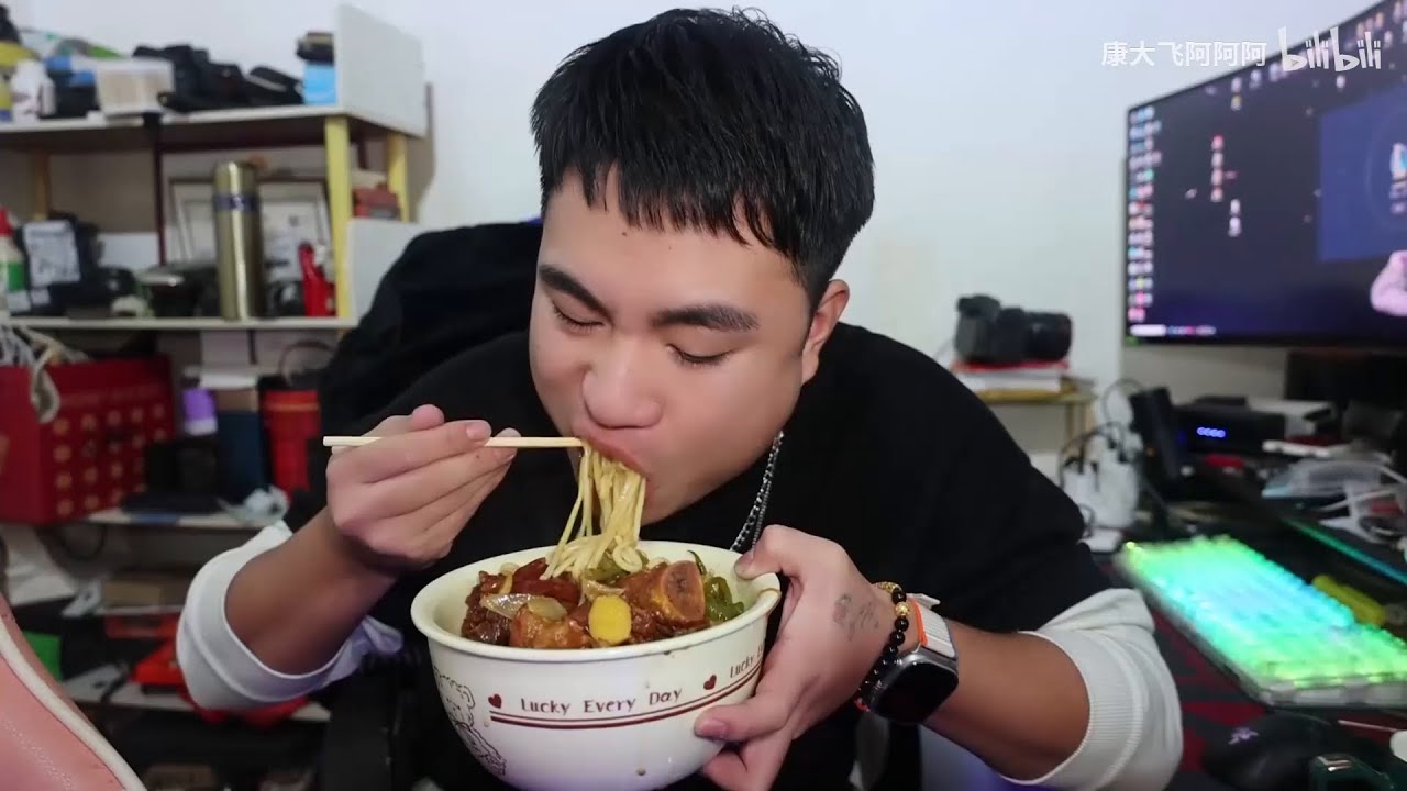 简单一锅猪骨盖面，卤炒拌面超满足！