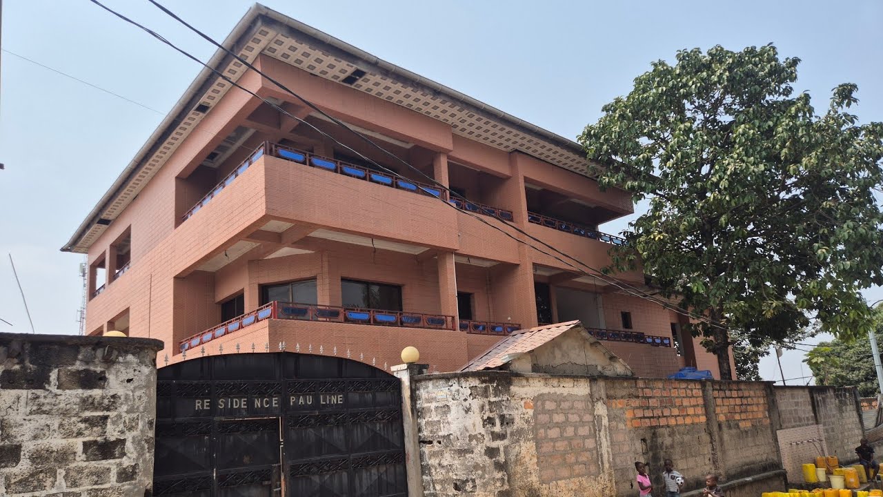 👉RDC/KINSHASA/COMMUNE DE MONT-NGAFULA:RÉSIDENCE MISE EN VENTE AVEC 10 APPARTEMENTS HABITABLES 