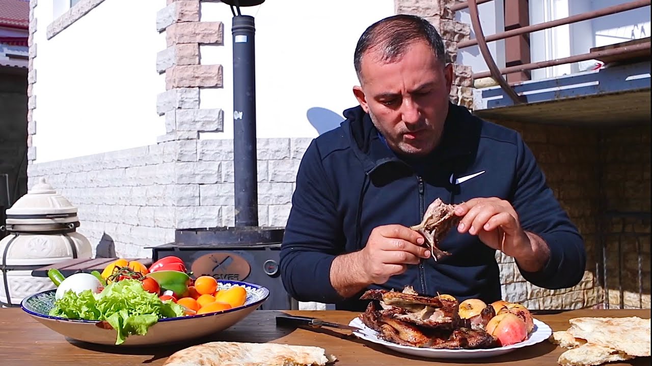 Вкуснейшая яичница-глазунья по-деревенски с овощами | ГЕОРГИЙ КАВКАЗ.