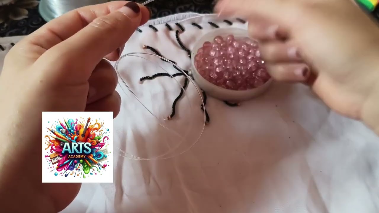 (حرف L) من كورس الميداليات بالخرز لعشاق الهاند ميد😍