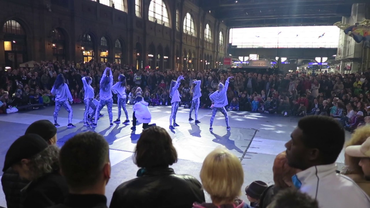 Zürich tanzt! 2017 Urban Dance Show - @Funky Crew am Hauptbahnhof