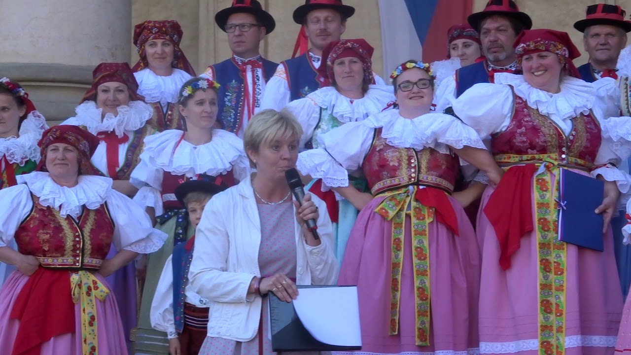 Folklorní soubor HANÁCI Z HULÍNA, č.2 - IV.ročník Krojovaných slavností, Senát Praha
