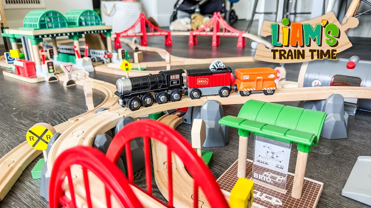 Building the ULTIMATE BRIO Train Track with Knapford Station!