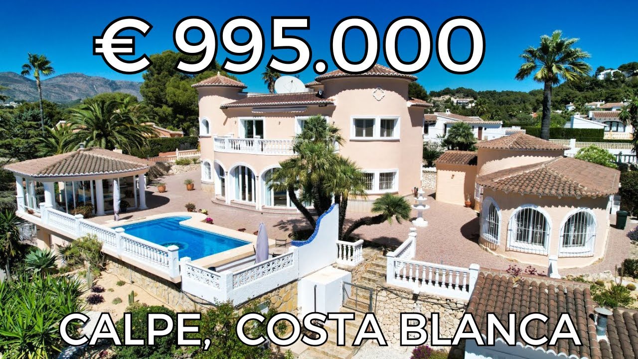 Villa in Calpe with additional guest house and great sea views