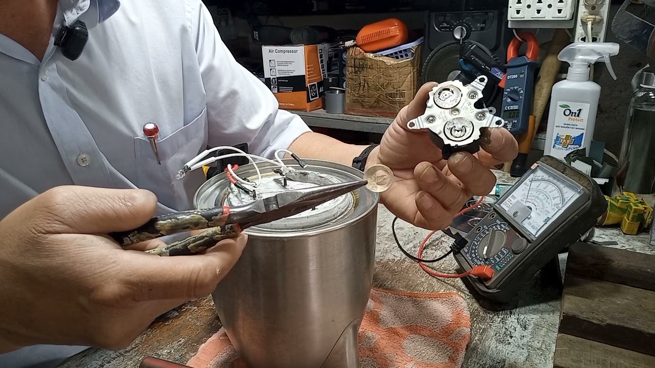 Sửa ấm đun nước siêu tốc.