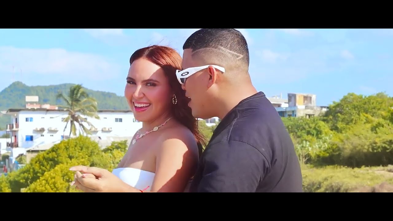 B Flow, Easy Music  - EN LA PLAYA  (Video Oficial).