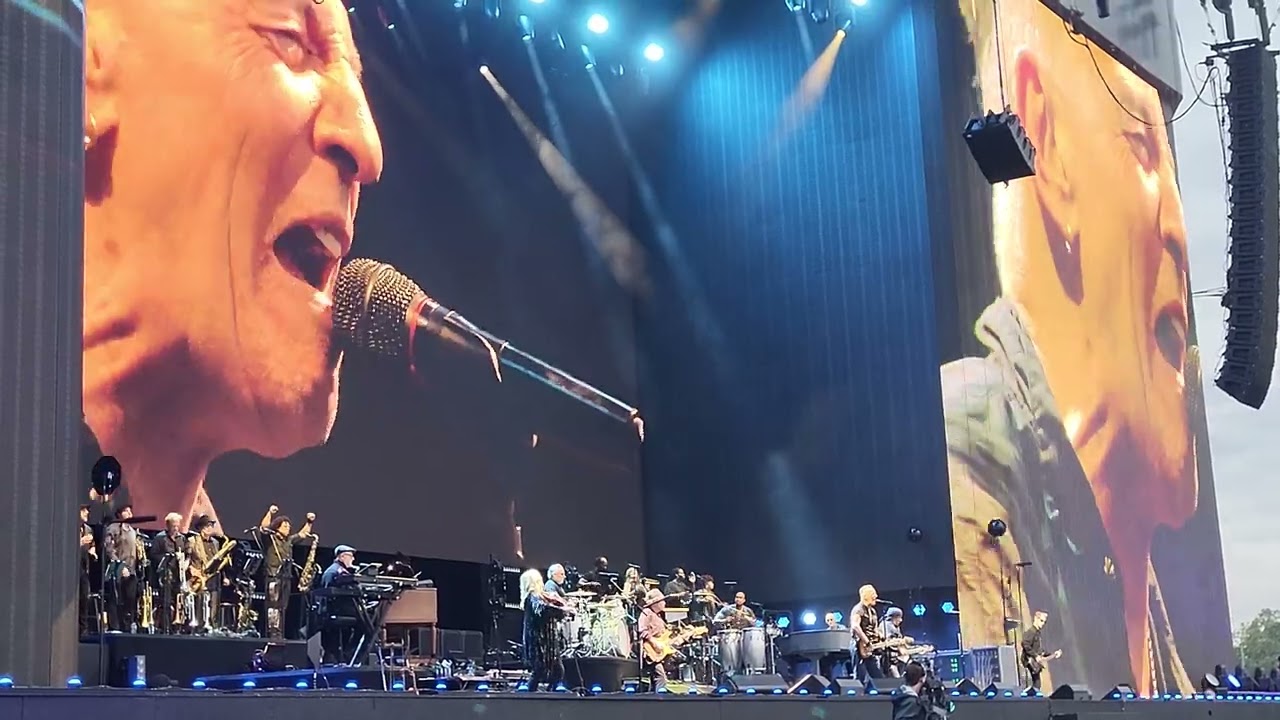 Bruce Springsteen - Wrecking ball- live at Hyde park