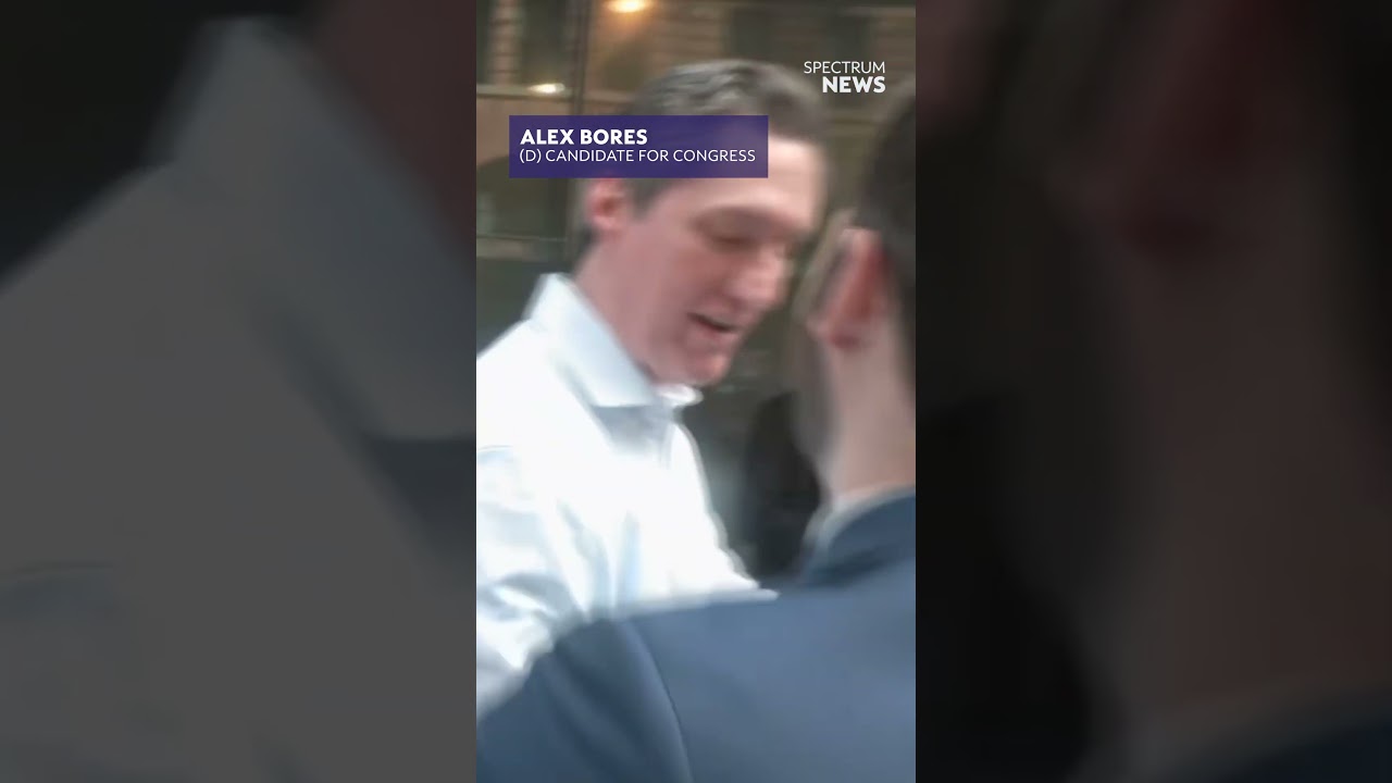 Congressional candidates arrive to NY1 debate