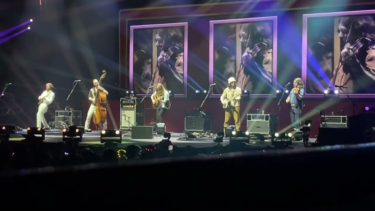 Billy Strings - Psycho into Away From the Mire live @ UNO Lakefront Arena 12-29-24