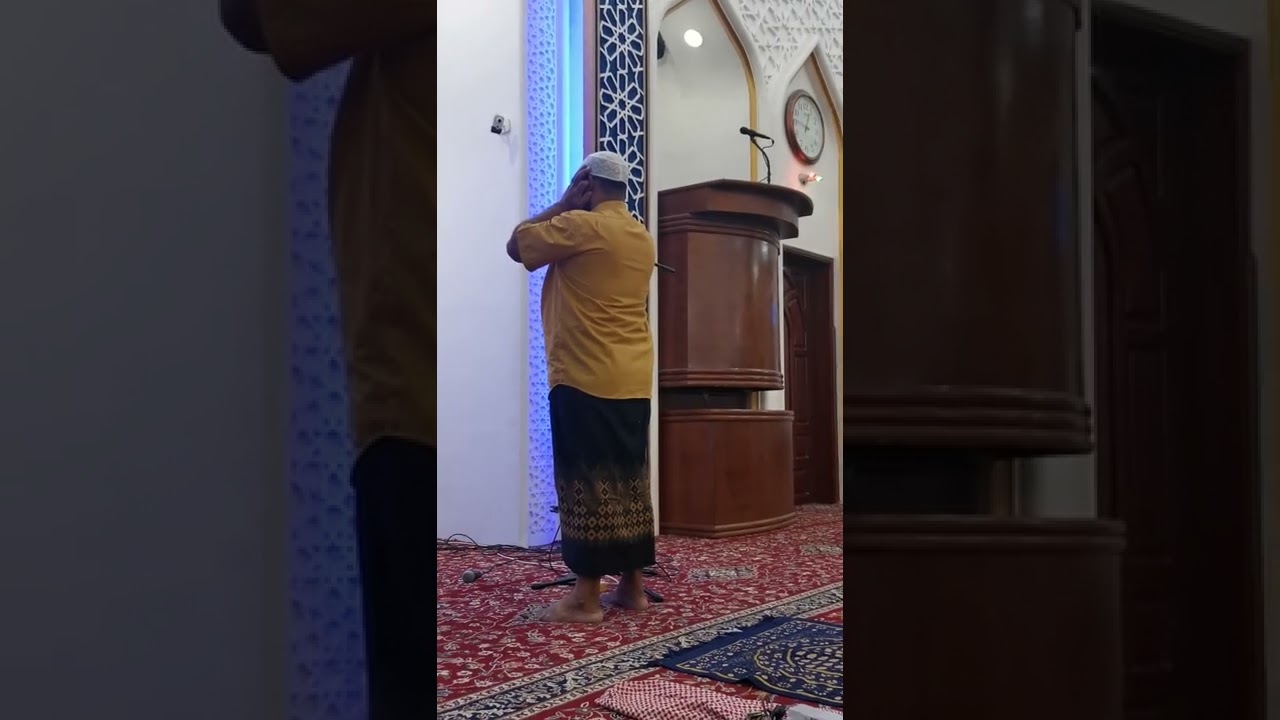 أذان تخشع له القلوب من قلب مدينه عدن اليمن