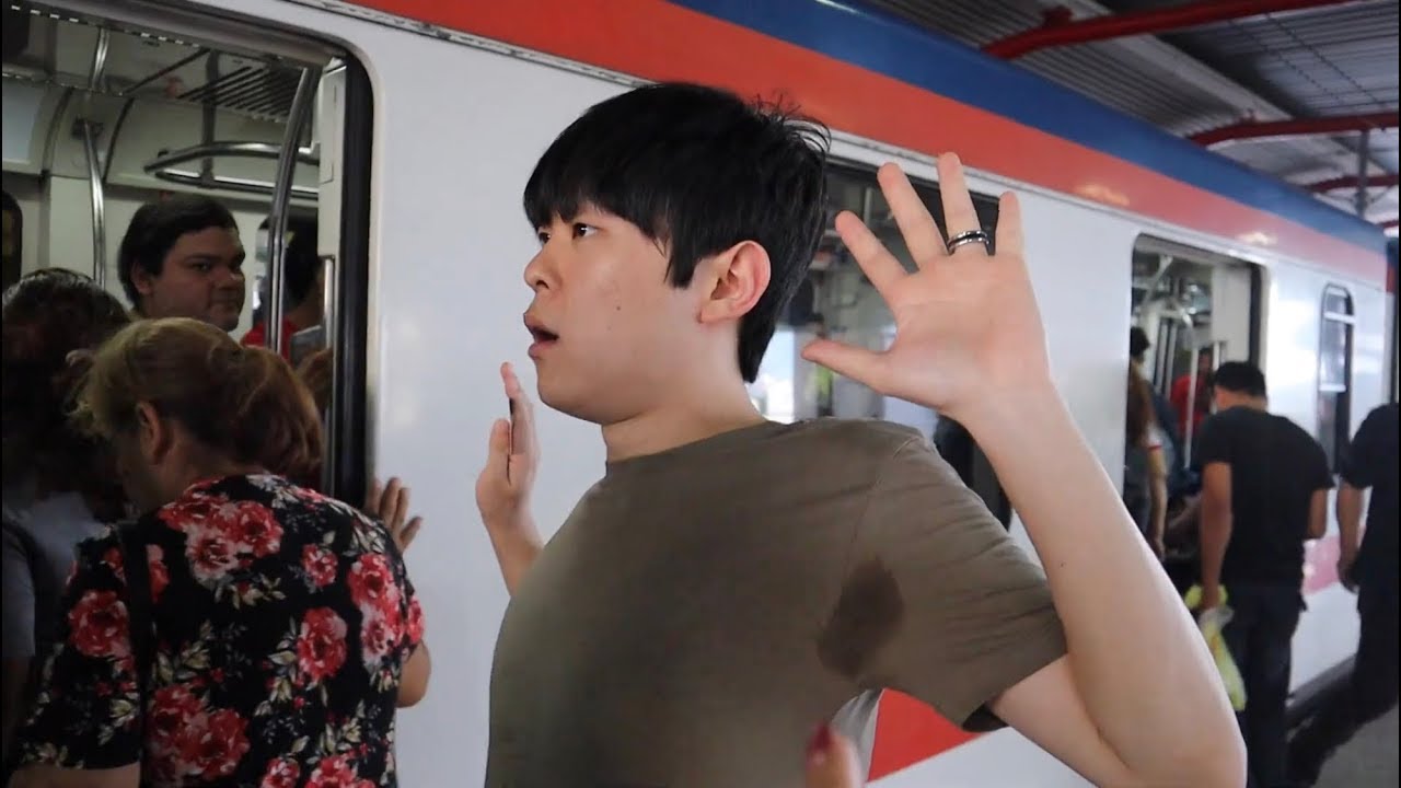 COREANO SUBE AL METRO POR PRIMERA VEZ