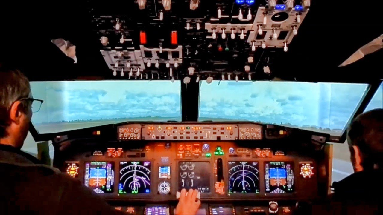 HOMECOCKPIT B737 dans le sous-sol !