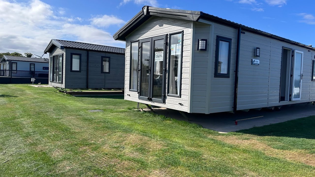 2 Bedroom Willerby Sheraton 40 x 13 Sited On A 12 Month Holiday Park