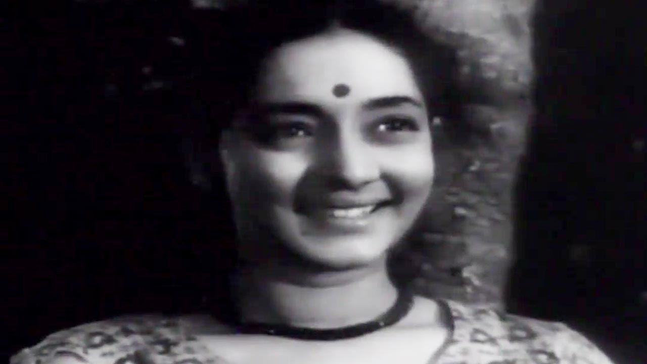 Purv Dishela Arun Rathavar -  Asha Bhosle | Dharma Kanya Marathi Movie Song