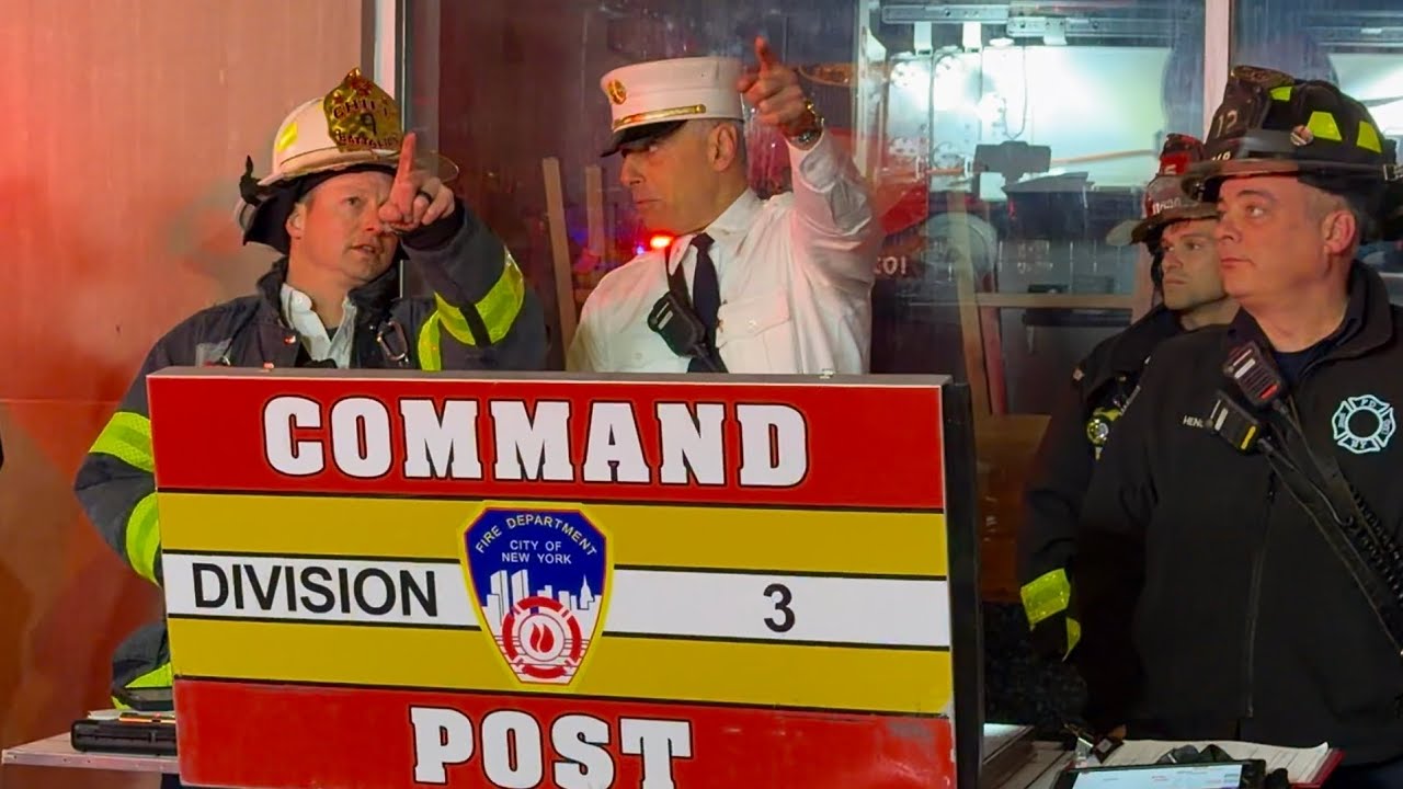 Пожарная служба Нью-Йорка (FDNY) Манхэттен, офис 10-75, номер 0778, 2-й этаж коммерческого здания...