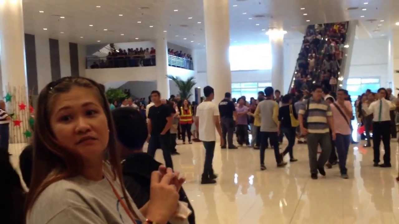 CCF MAIN CHRISTMAS FLASH MOB - DECEMBER 22, 2013