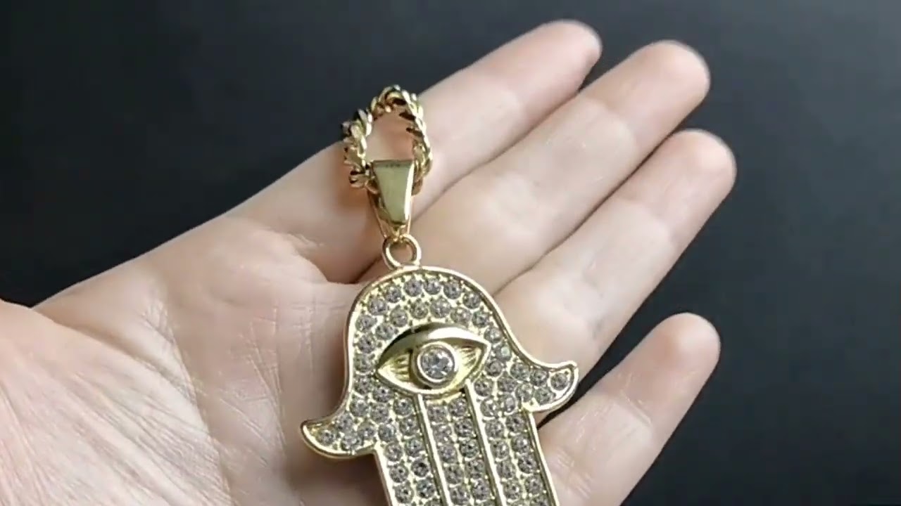 Collier la main de Fatma : Élégance et protection au quotidien