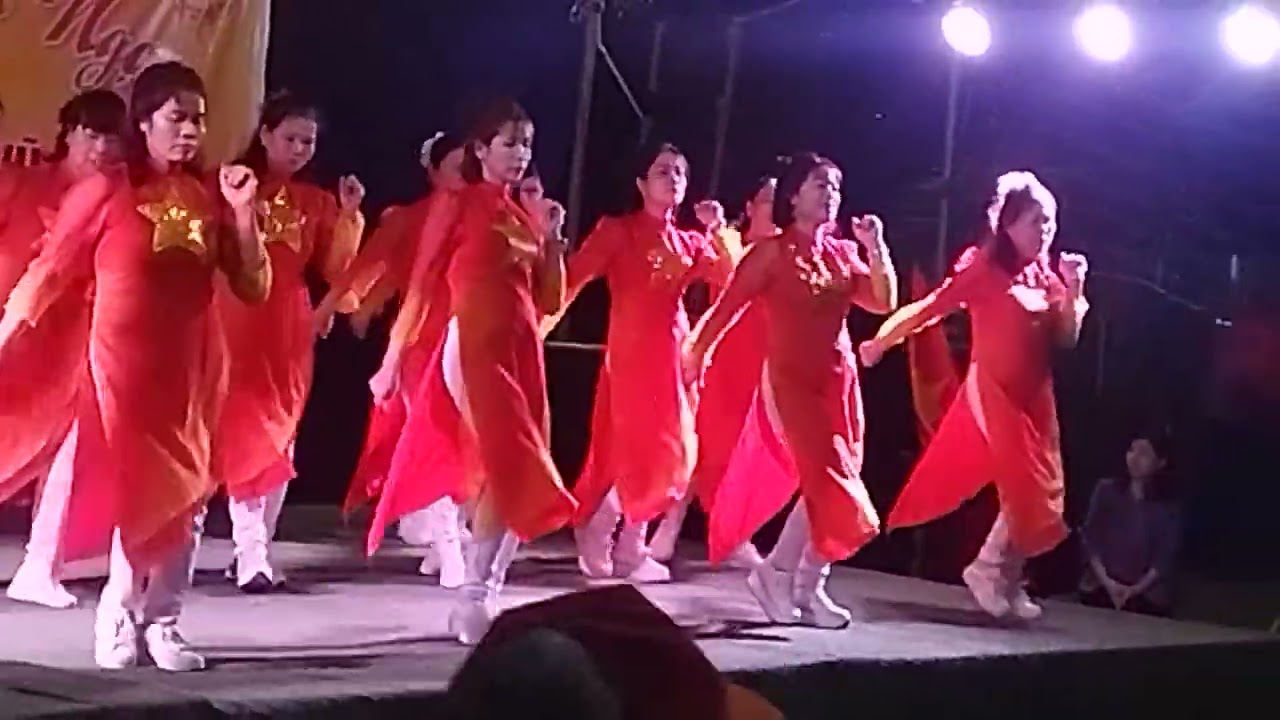 LK: Bài ca người PNVN-Dòng máu Lạc Hồng - Nối vòng tay lớn. CLBDV xóm Cao Thắng ngày 8/3/2026.