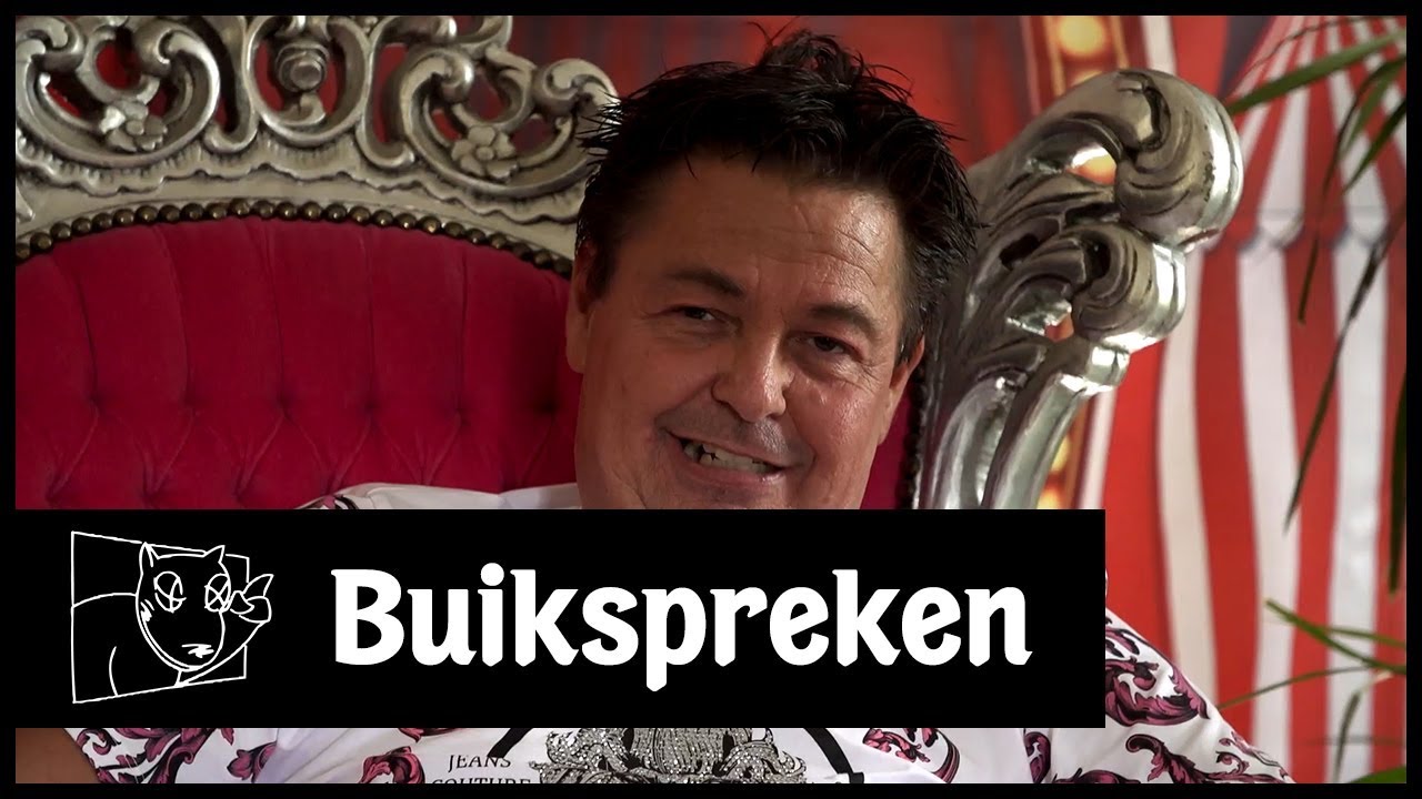 'Ik wil de grootste showman van de wereld worden' | Man bijt hond