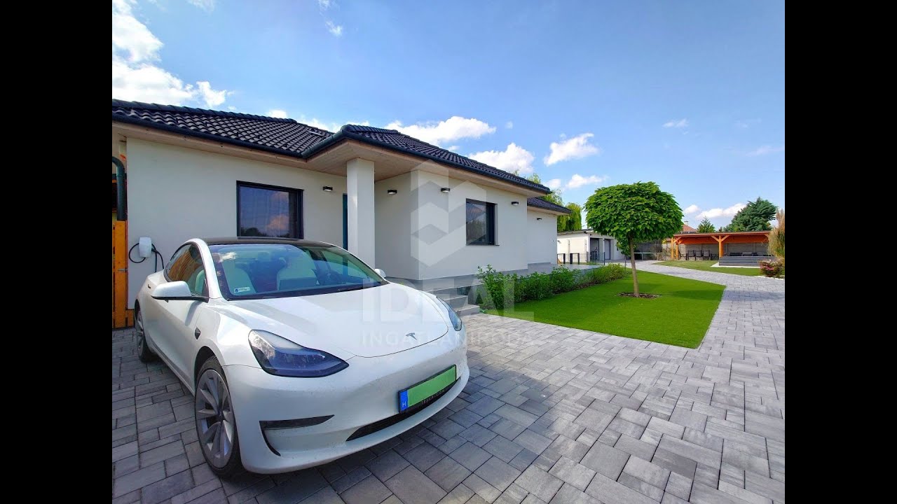 Győrújfalu, Komitat Győr-Moson-Sopron, Ungarn, Familienhaus mit 921 qm Grundstück zu verkaufen.