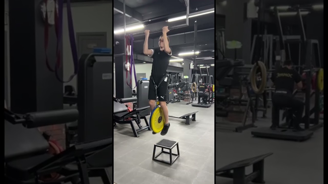 Подтягивания +35kg на 3 раза при собственном весе 52 kg.  #стритлифтинг #воркаут #подтягивания