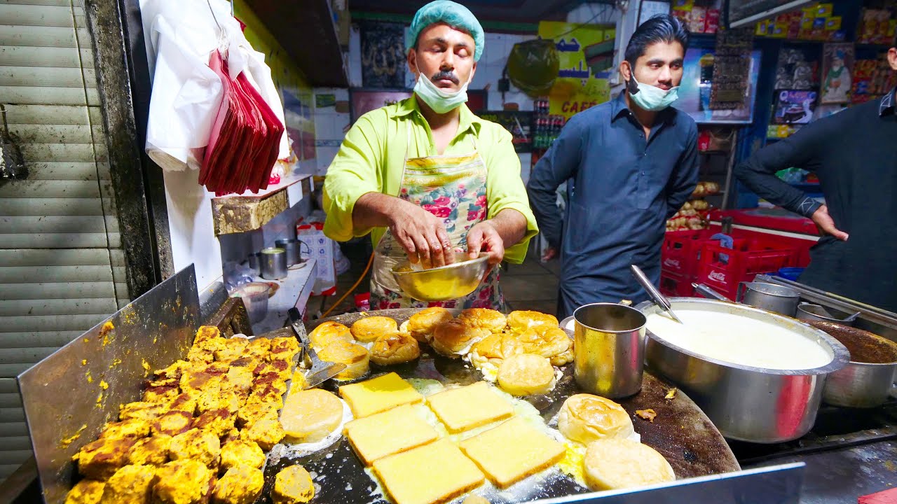 Diverse Lahore STREET FOOD TOUR!! Bun Plaster & Spicy Chow Mein | Lahore, Pakistan