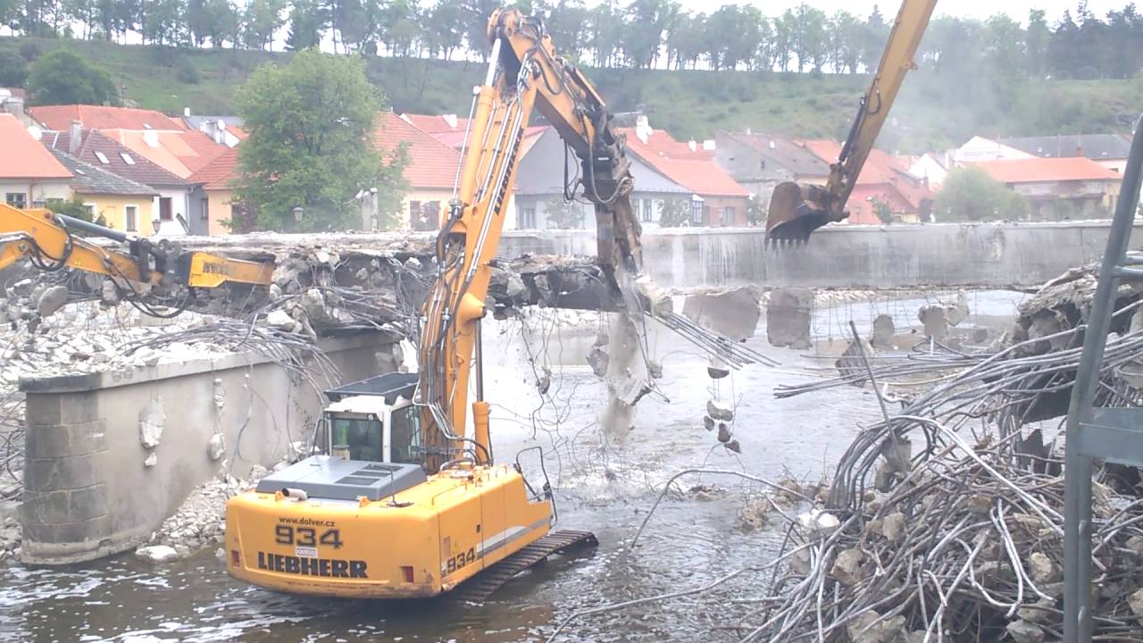 Třebíč - Poklášterský most - bourání 17.5.2016 03