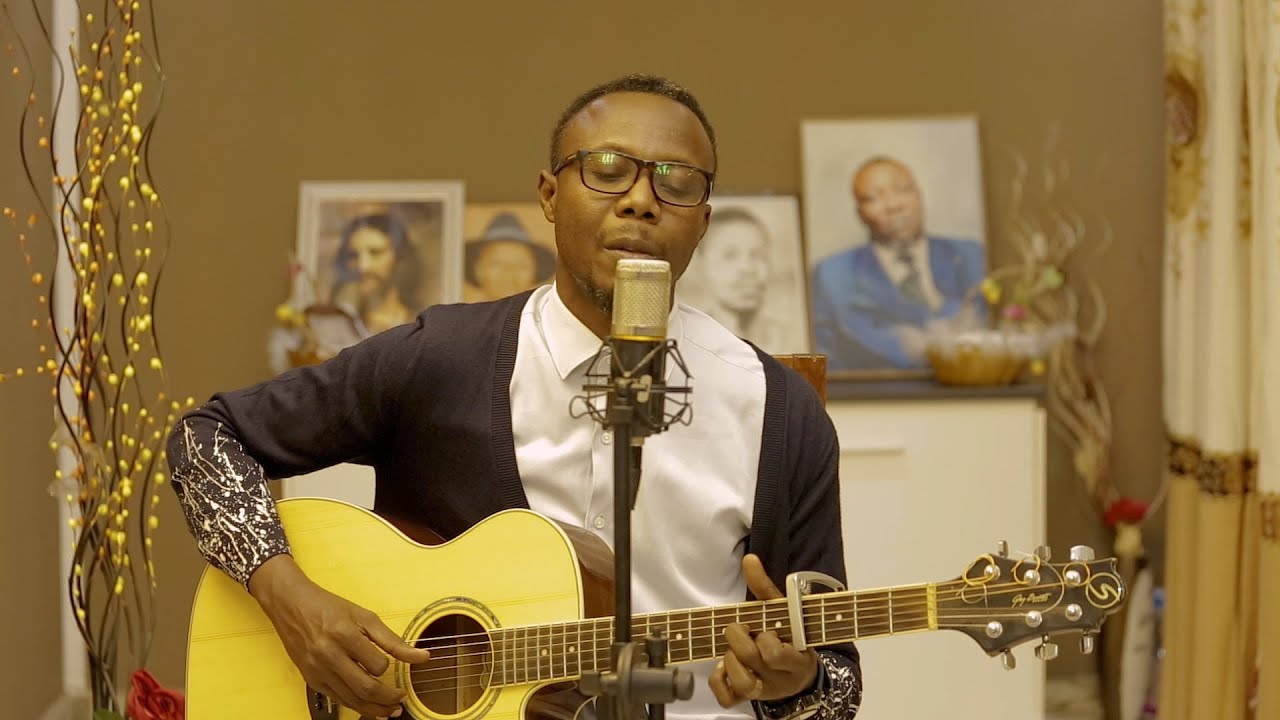 JÉSUS EST LÀ  - ENOCH EBADU