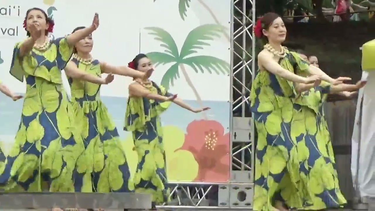 フラダンス   @東京・北区王子 飛鳥山公園    2025.10.19    渋沢栄一 ゆかりの地。  飛鳥舞台 & 旧渋沢庭園。