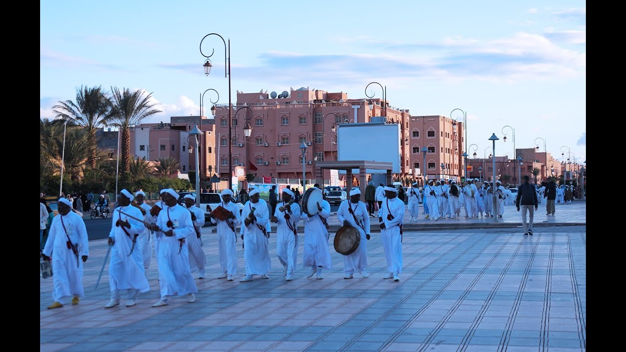 بكرنفال الفرق المشاركة.. مهرجان قصور و قصبات الجنوب في دورته 9 يفتتح فعاليته بزاكورة