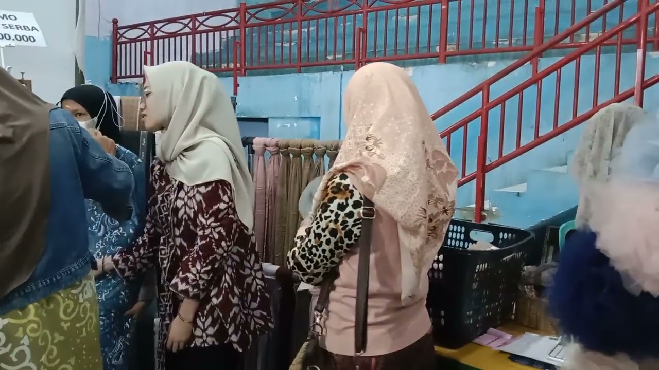Berkunjung Ke Bazar  Ada Batik Tas Batik Topi Baju Muslim... Di Jatayu Pekalongan