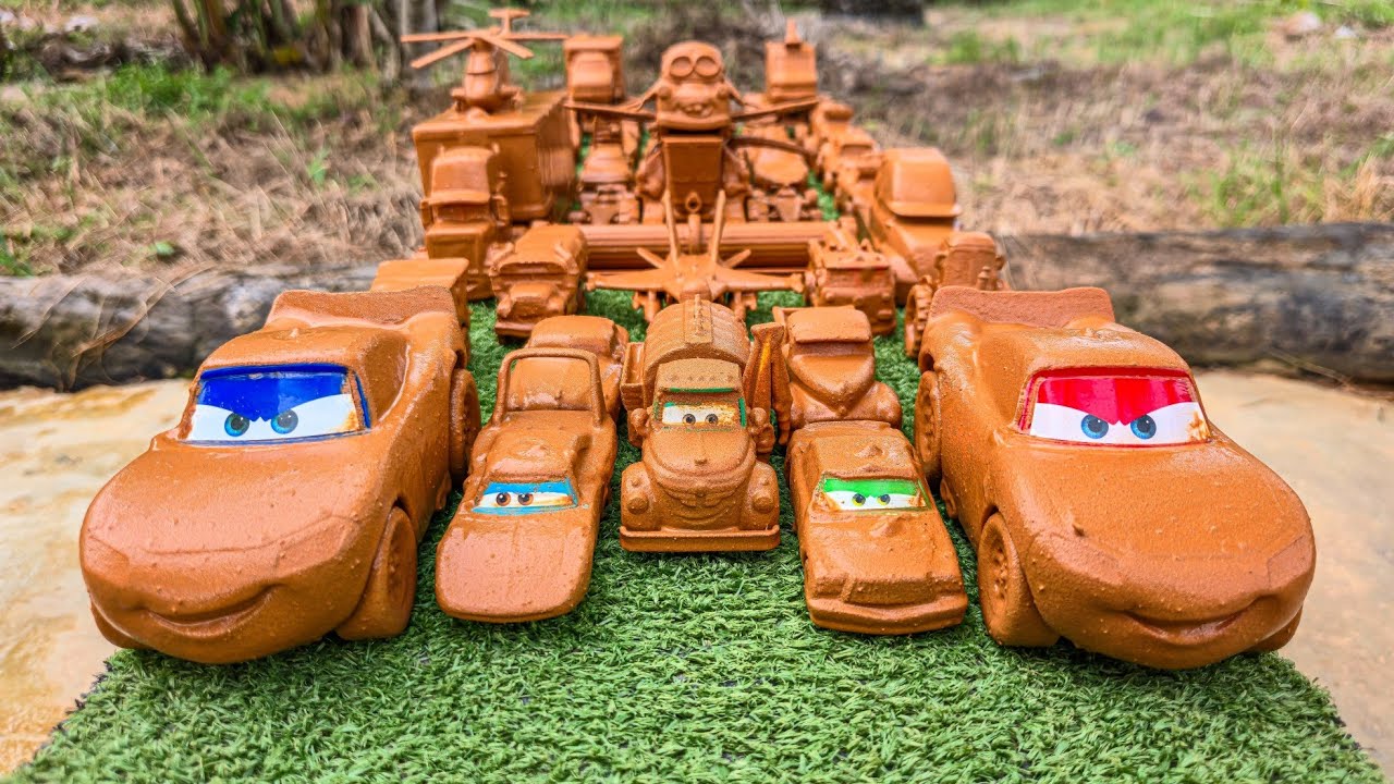 Muddy toy car convoys falls into the water & Clean up Disney Pixar car