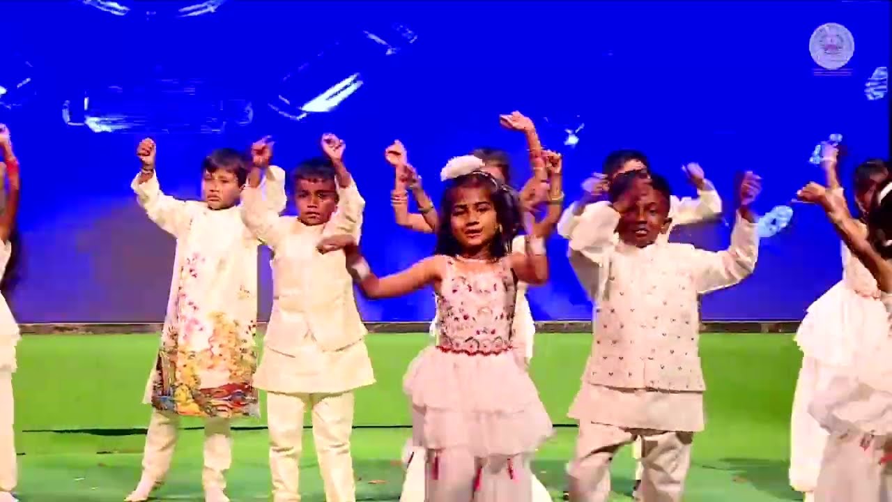 Soda Soda Hindi song performance by #srivanithavidyakendra# 1st std students