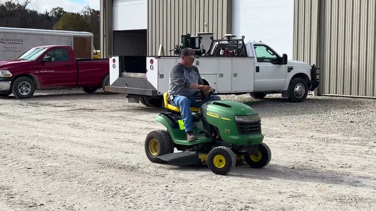 John Deere L110 automatic riding mower
