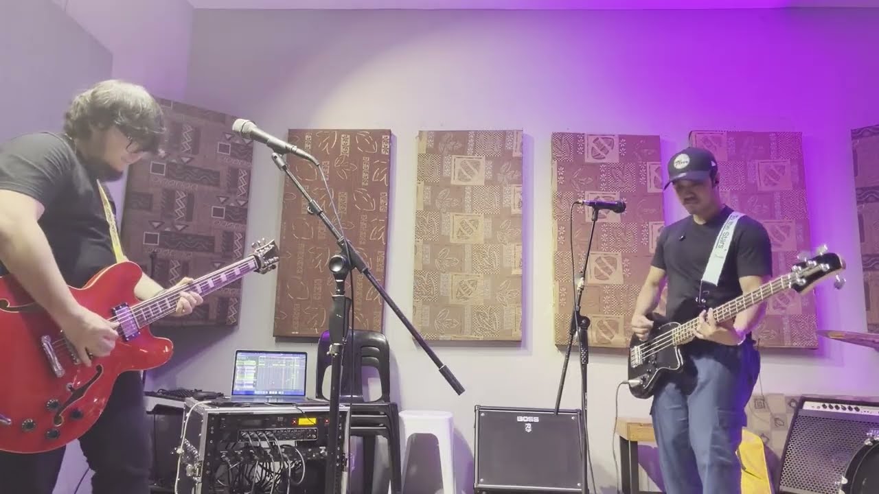 MOONLIT HOUSES - Blame Me (Praktis Session)