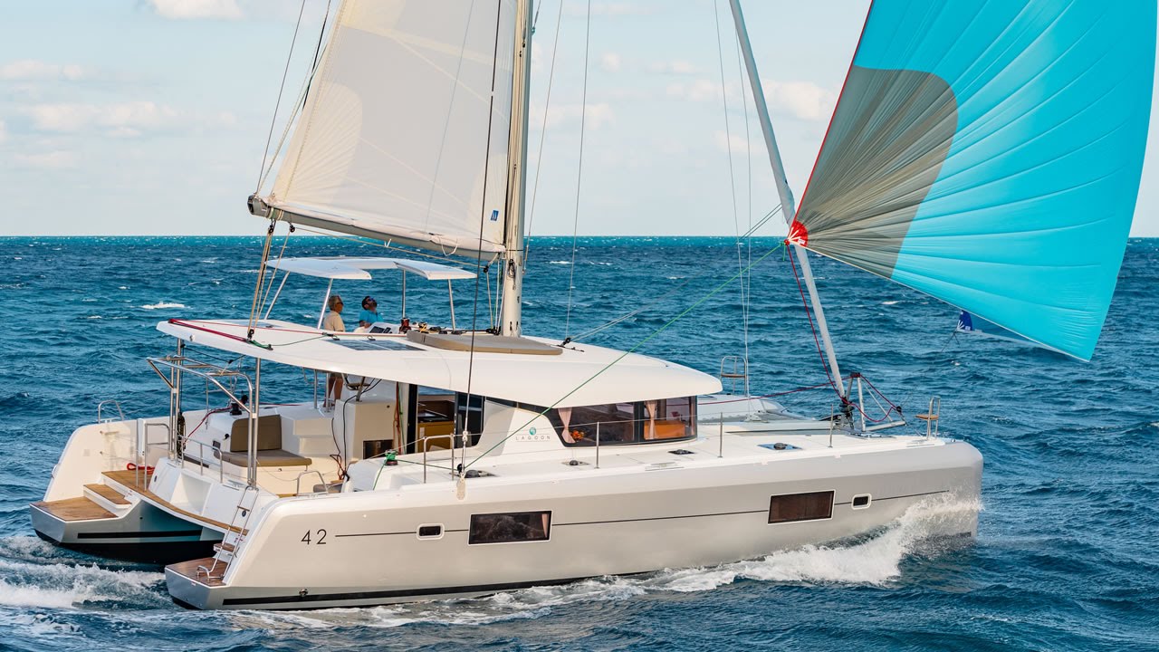 Парусный катамаран Lagoon 42