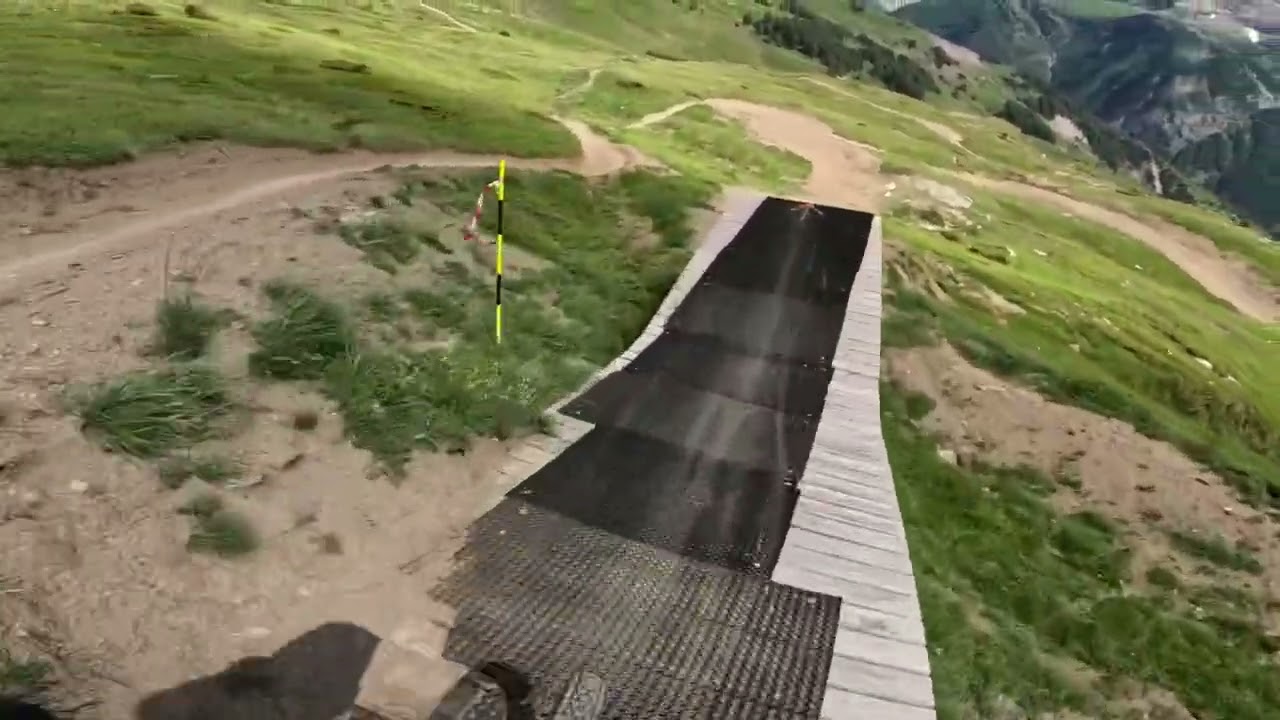 Découverte du bike Park d’Orcières Merlette. Piste rouge: les GARDETTES🔴
