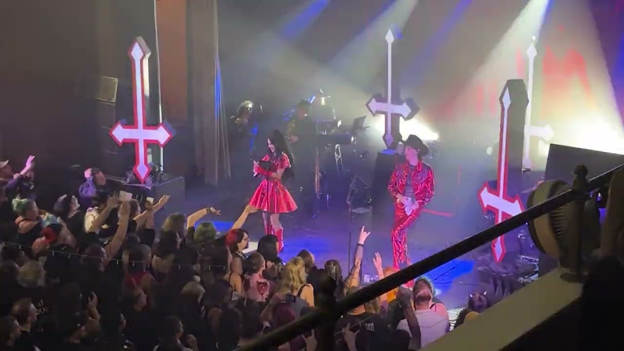 Twin Temple - God is Dead (Live)