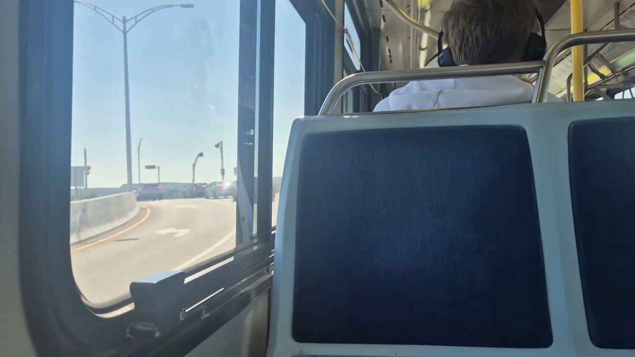 Ragged! - Société de transport de Sherbrooke 56102 | Novabus LFS 2nd gen | Route 17